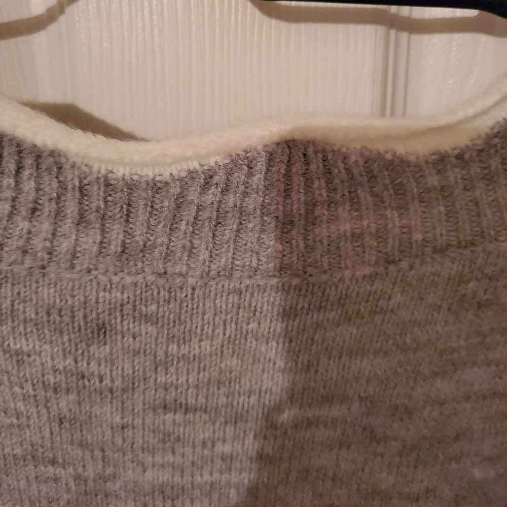 Sweater - Picture 4 of 4